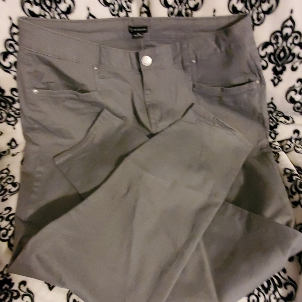 New Directions Gray jeans. 16R like new